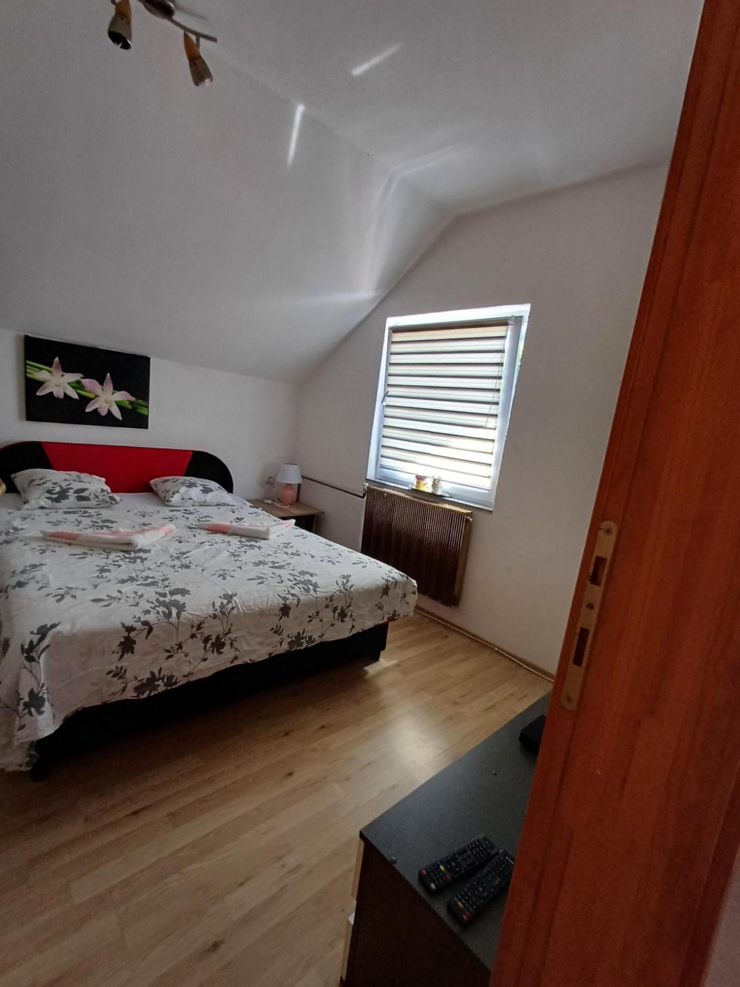 Apartman Denis Una Luzine Eksteriør bilde